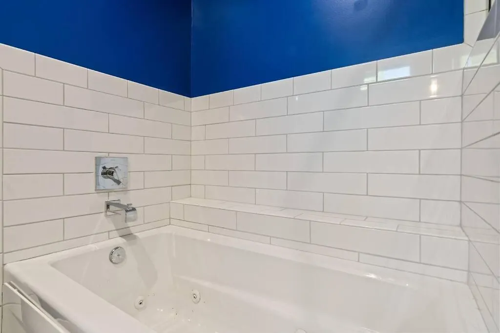 King Bed, Balcony, Covered Patio & Firepit! 8 Minutes From Broadway Nashville Holiday home