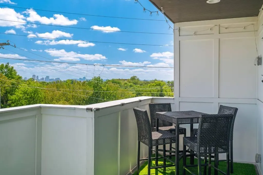 Holiday home King Bed, Balcony, Covered Patio & Firepit! 8 Minutes From Broadway Nashville United States